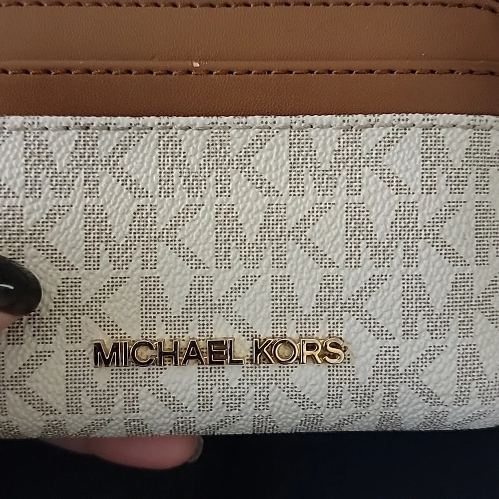 Michael Kors Jet Set Travel Medium Zip-Around Card Case